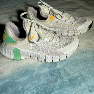 Nike Metcon 4 White and Green Athletic Runner Shoes